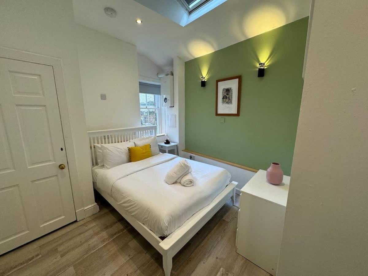 Angel Mews In Heart Of West End *