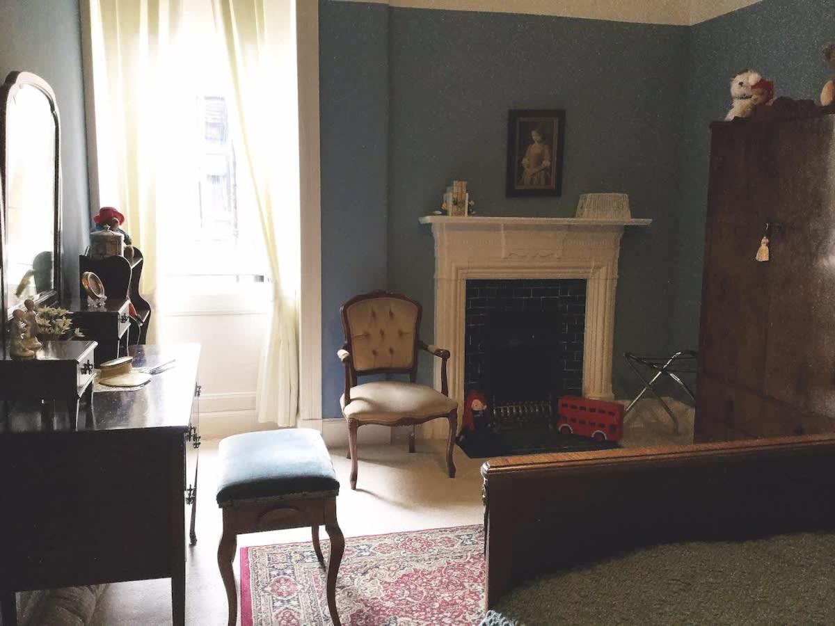 Elegant Victorian In Glasgow's West End Apartment