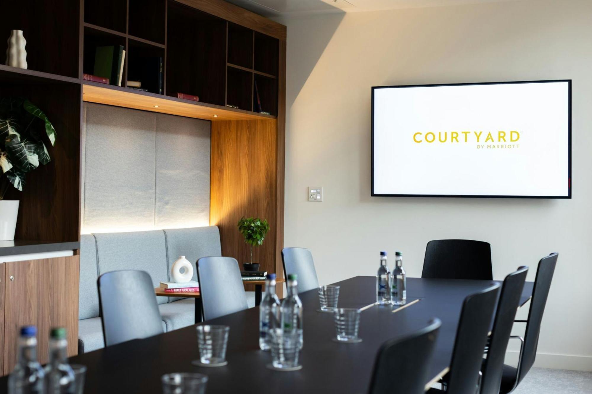 Courtyard By Marriott Sec Hotel 4*