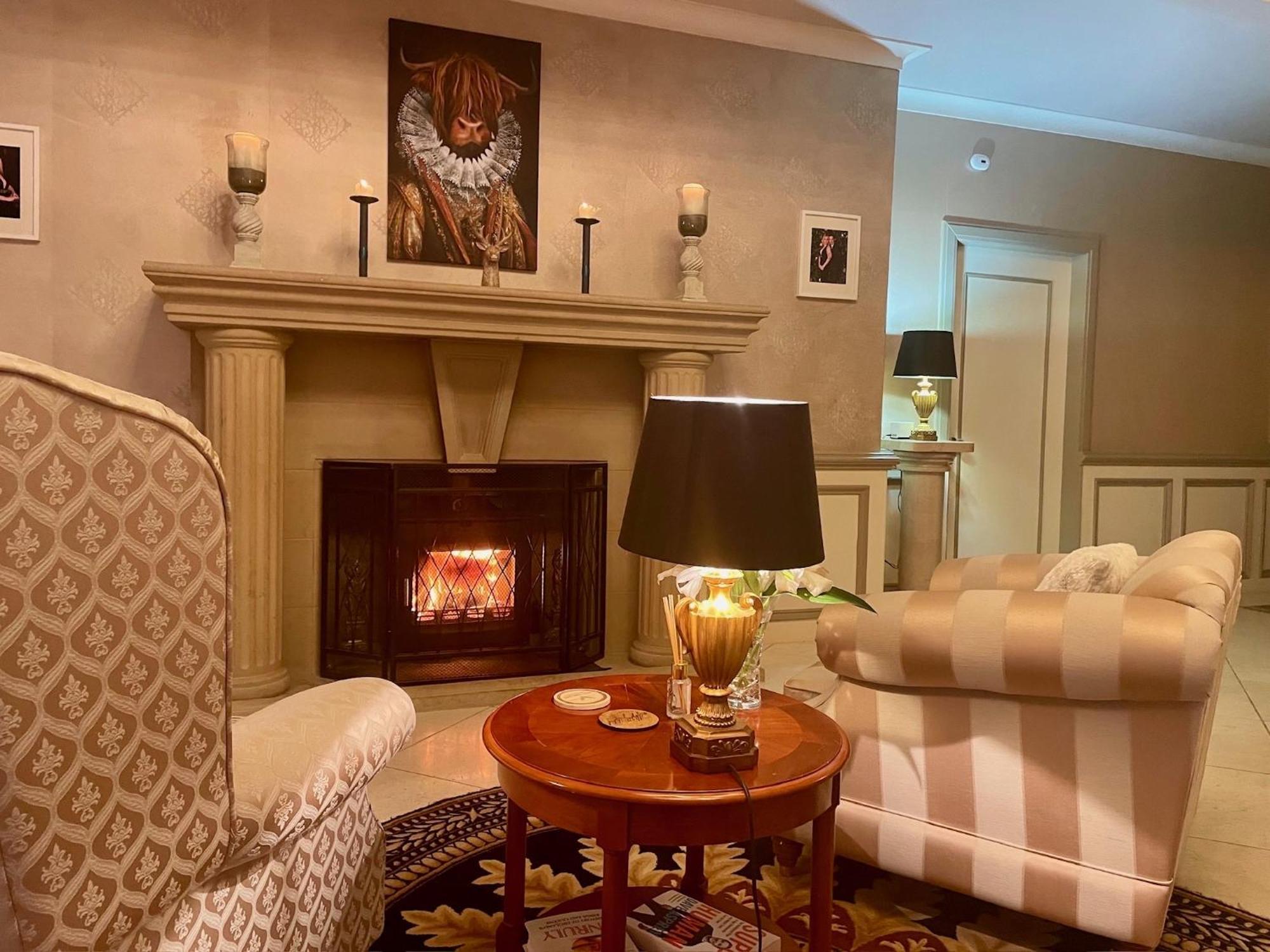 Finn Village Loch Lomond - Black With Private Jacuzzi-style Bath Homestay