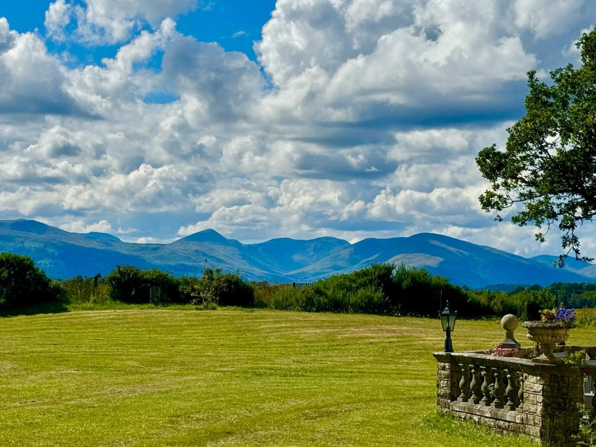 Finn Village Loch Lomond - Black With Private Jacuzzi-style Bath *