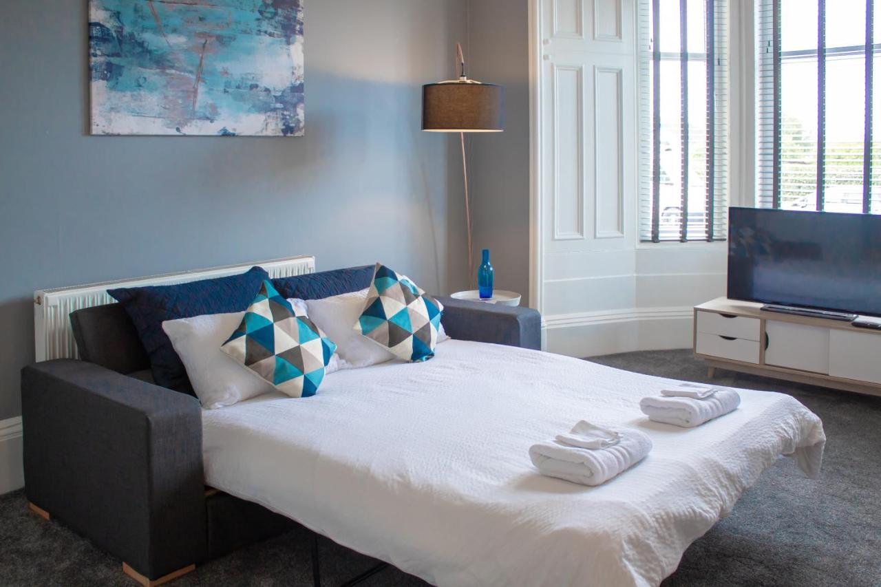 Anchored - Spacious In Glasgow's Southside Apartment *