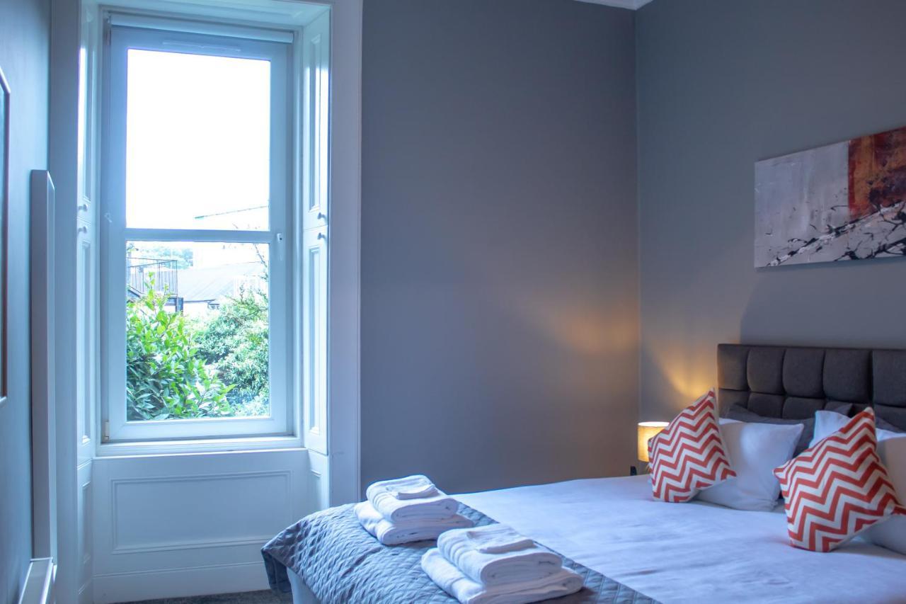 Apartment Anchored - Spacious In Glasgow's Southside