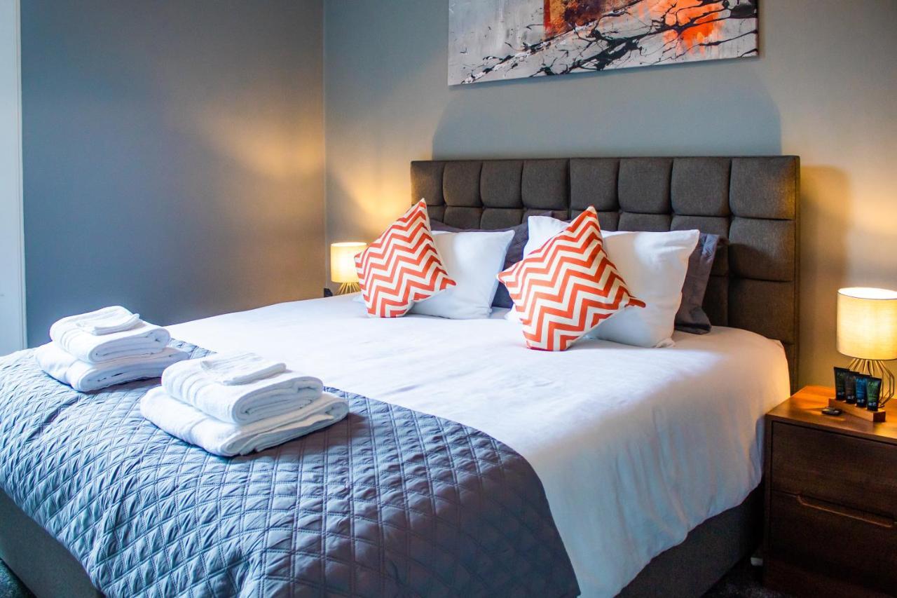 Apartment Anchored - Spacious In Glasgow's Southside *
