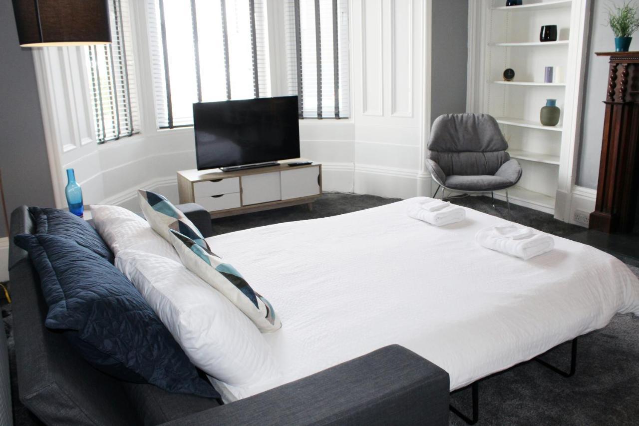 Apartment Anchored - Spacious In Glasgow's Southside