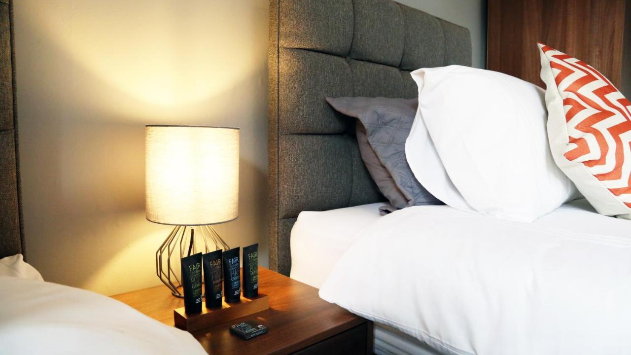 Anchored - Spacious In Glasgow's Southside Apartment *