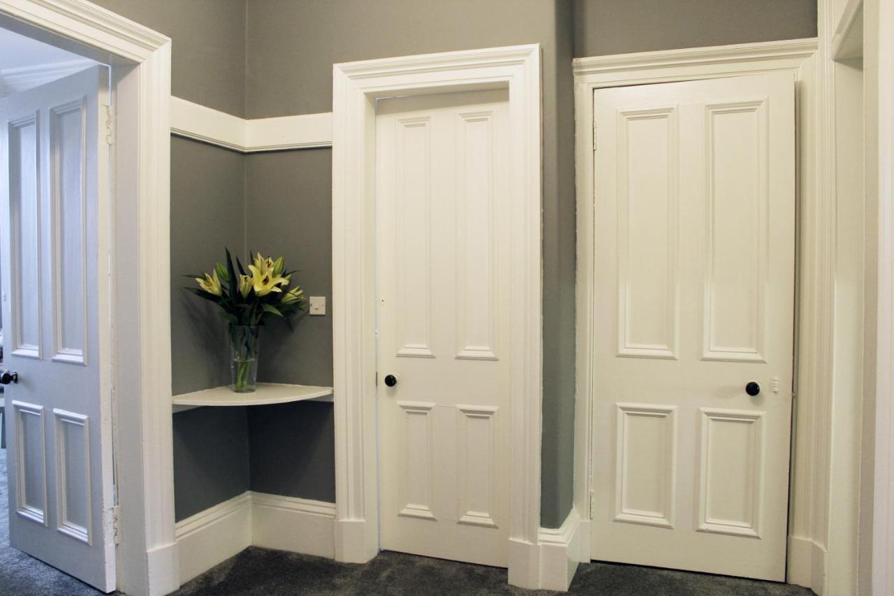 Apartment Anchored - Spacious In Glasgow's Southside *
