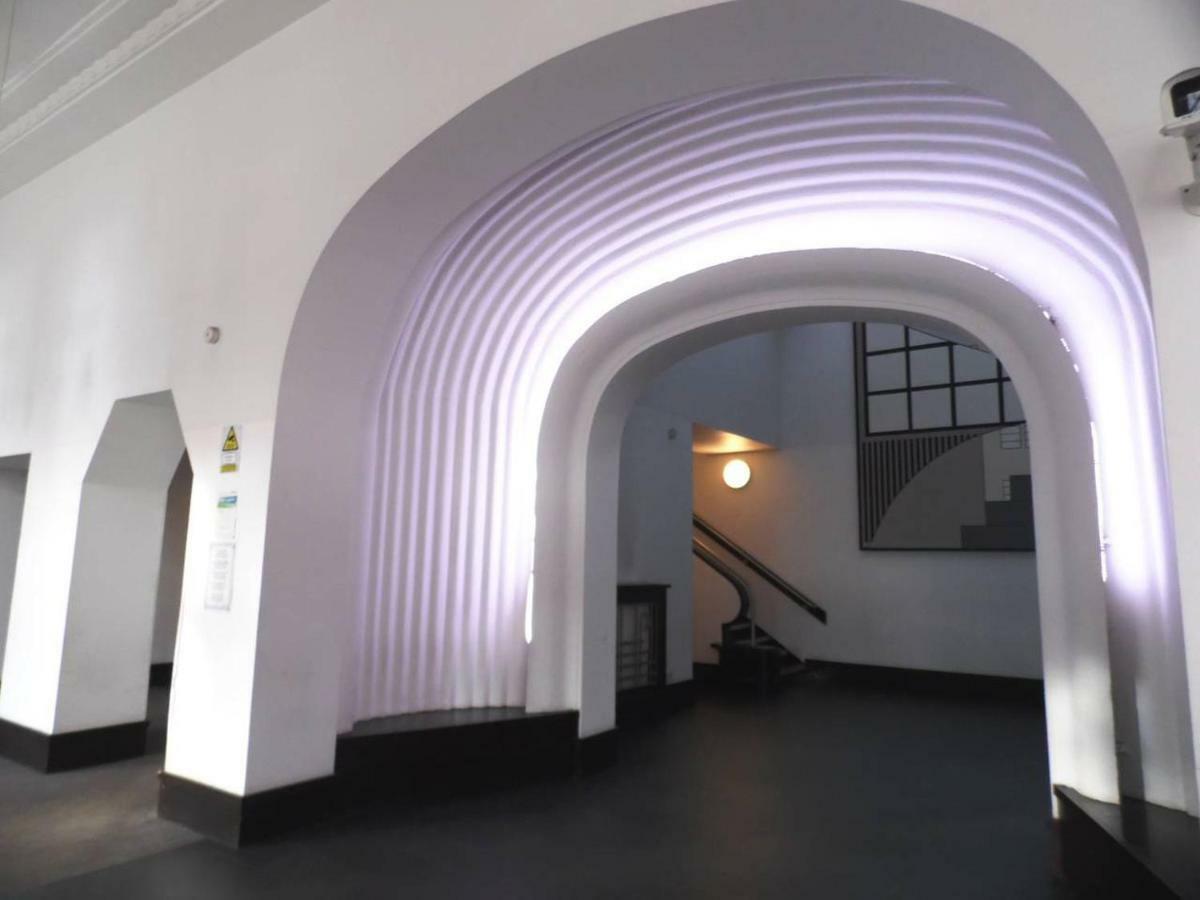 Apartment Art Deco Building On Vibrant Sauchiehall Street