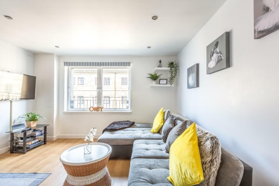 Cosy In Quiet City-centre With Car Park