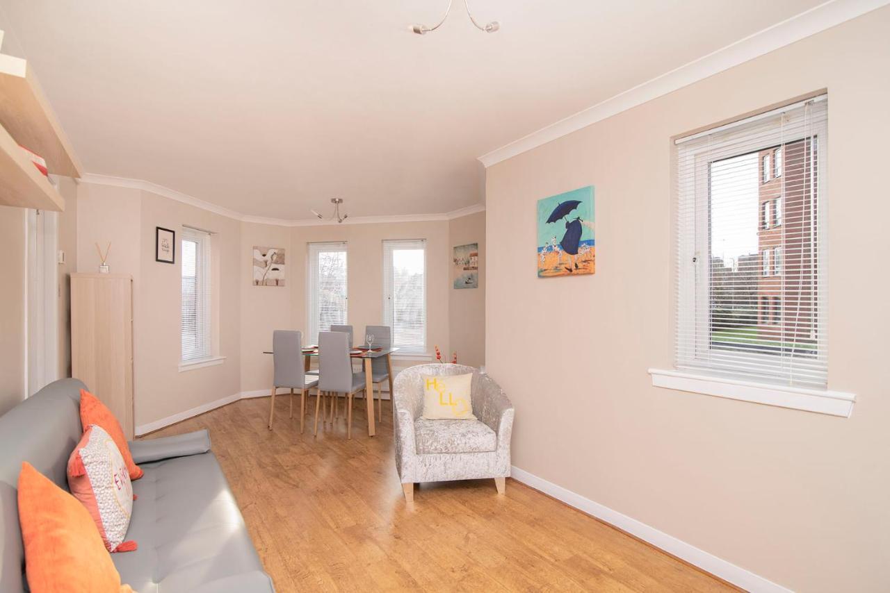 The Cluthar - Ground Floor West End Centre Rockvilla Flat & Parking Apartment