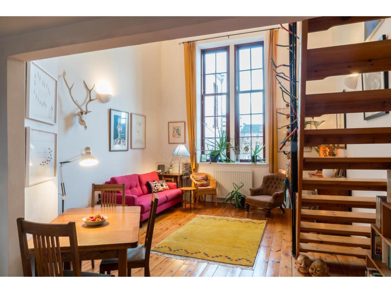 Apartment Beautifully Kept Mezzanine Flat ★school Of Art★ *