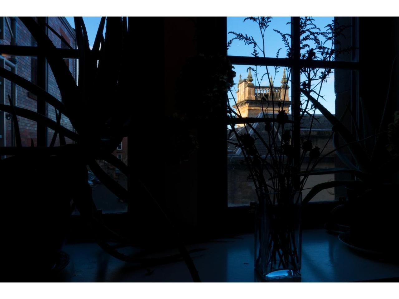 Beautifully Kept Mezzanine Flat ★school Of Art★