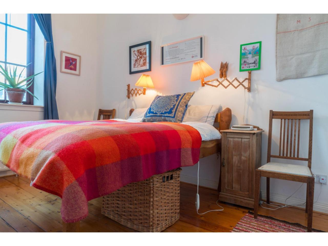 Beautifully Kept Mezzanine Flat ★school Of Art★