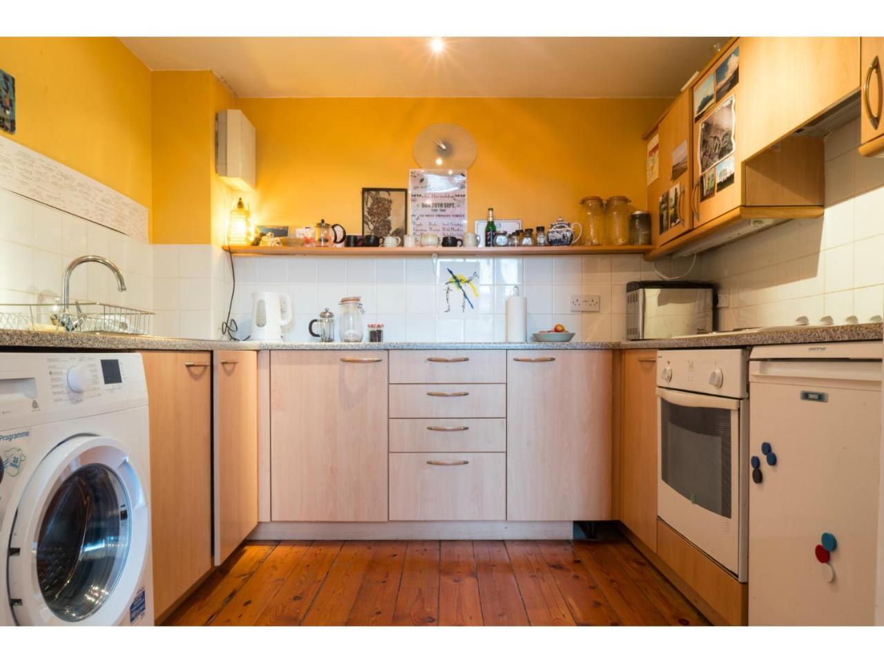 Apartment Beautifully Kept Mezzanine Flat ★school Of Art★