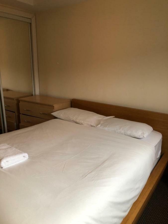 Wallace Hide Out 3* Glasgow