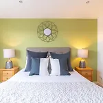 Secc Hydro Executive 7 Apartment
