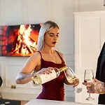 The Devonshire Suite - Your 5 Star West End Stay!
