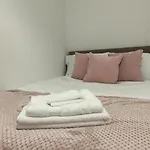 Trendy West End Apartment, Glasgow