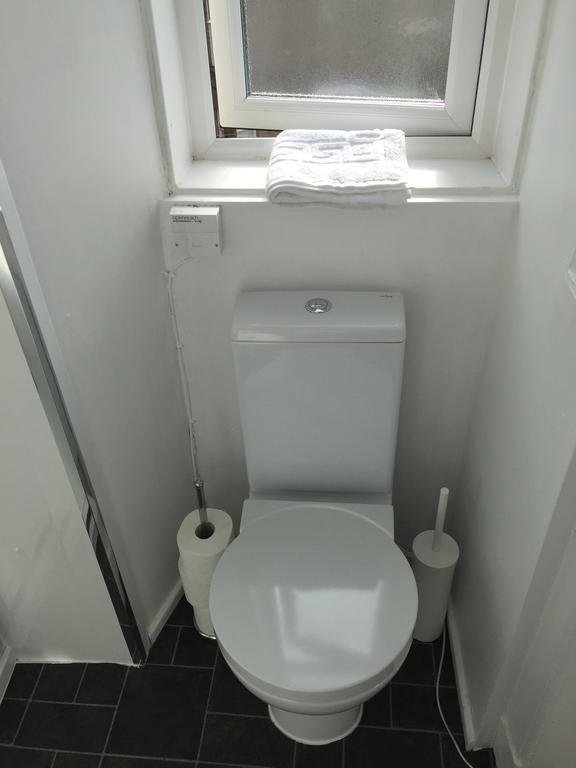 2 Bed West End Apartment *