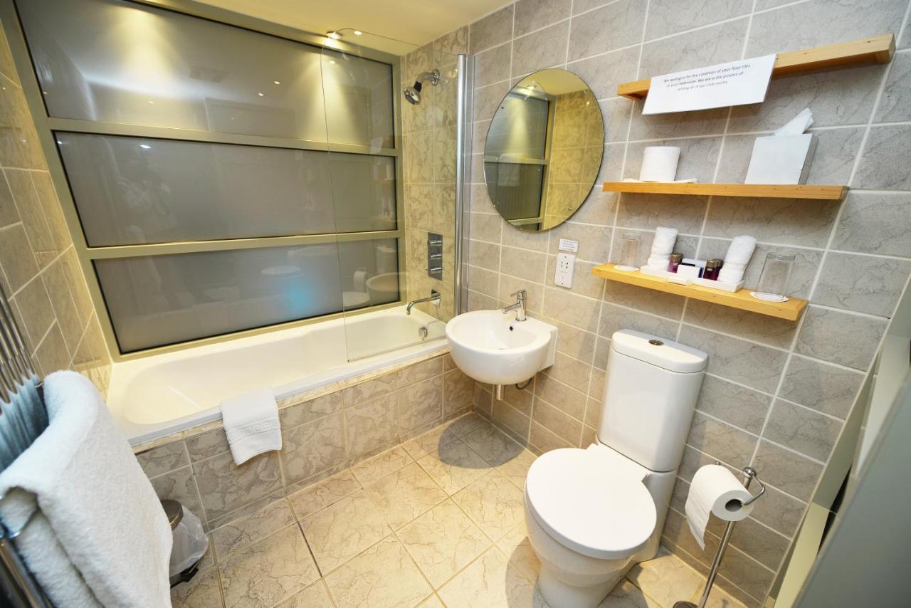 Hotel Glynhill & Near Airport